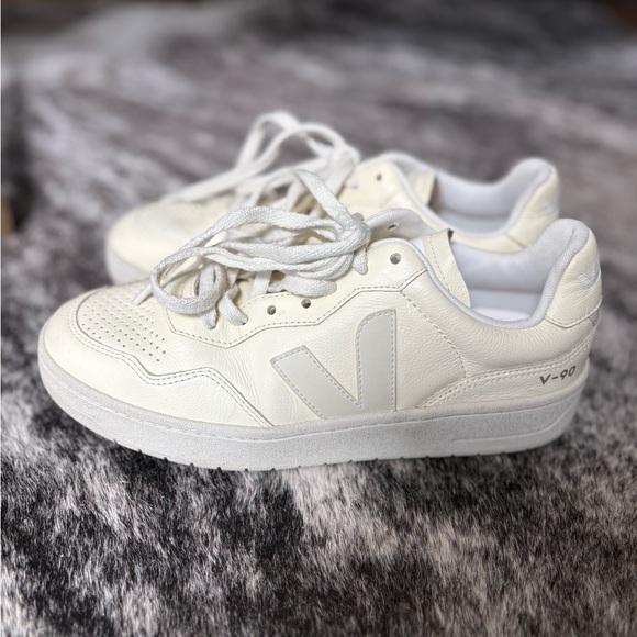Veja Shoes - Veja V-90 Sneakers